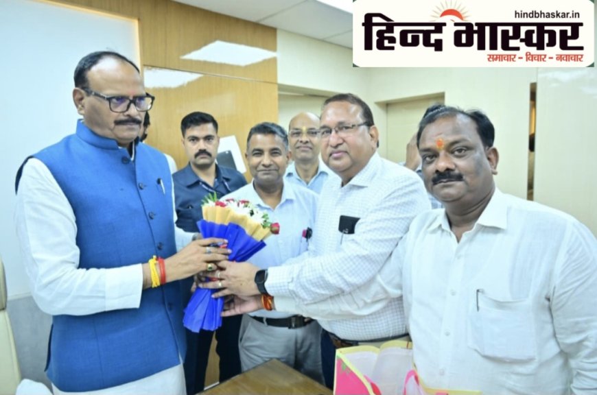फार्मासिस्ट एसोसिएशन ने उपमुख्यमंत्री ब्रजेश पाठक को सौंपा मांग पत्र, लंबित मांगों पर कि चर्चा