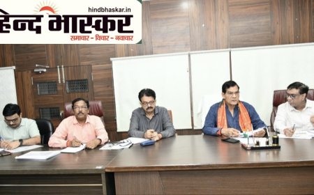 मंत्री ए.के. शर्मा ने वाराणसी में ऊर्जा विभाग की समीक्षा की, काशी में आरएमयू तकनीक से होगी निर्बाध बिजली