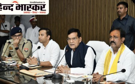 मंत्री ए.के. शर्मा ने की समीक्षा बैठक: कांवड़ यात्रा, सड़कों की मरम्मत और स्वच्छता अभियान पर दिया जोर