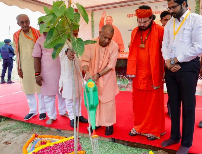 योगी सरकार करेगी 35 करोड़ पौधरोपण, सीएम गोरखपुर में लगाएंगे 'एक पेड़ मां के नाम'