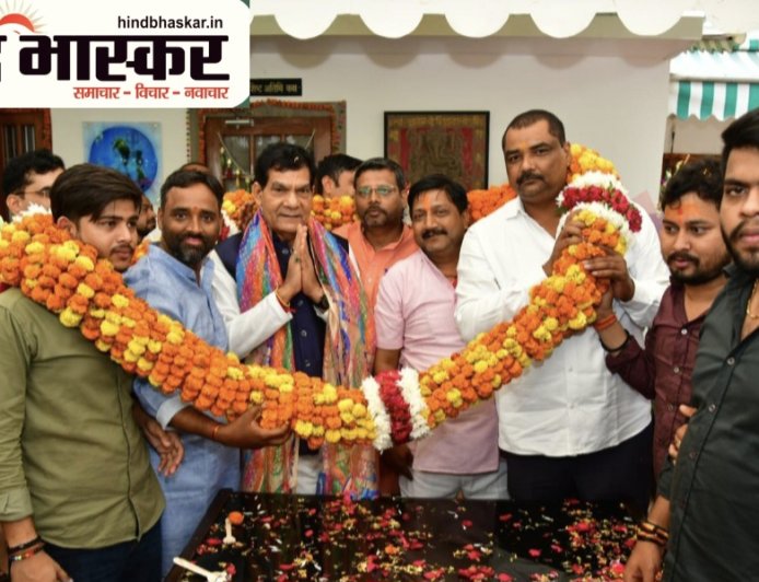मंत्री ए.के. शर्मा का जन्मदिन धूमधाम से मनाया गया, लखनऊ आवास पर शुभचिंतकों का लगा तांता
