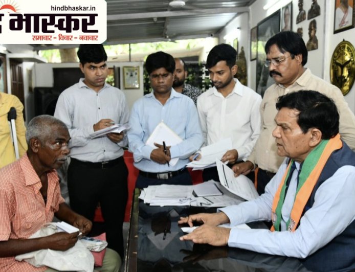 मंत्री ए.के. शर्मा ने लखनऊ में की जनसुनवाई, समस्याओं के त्वरित निस्तारण के दिए निर्देश