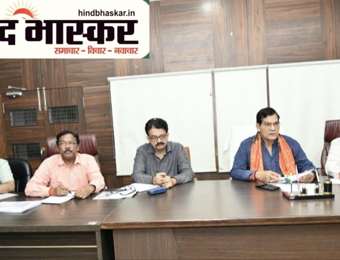 मंत्री ए.के. शर्मा ने वाराणसी में ऊर्जा विभाग की समीक्षा की, काशी में आरएमयू तकनीक से होगी निर्बाध बिजली