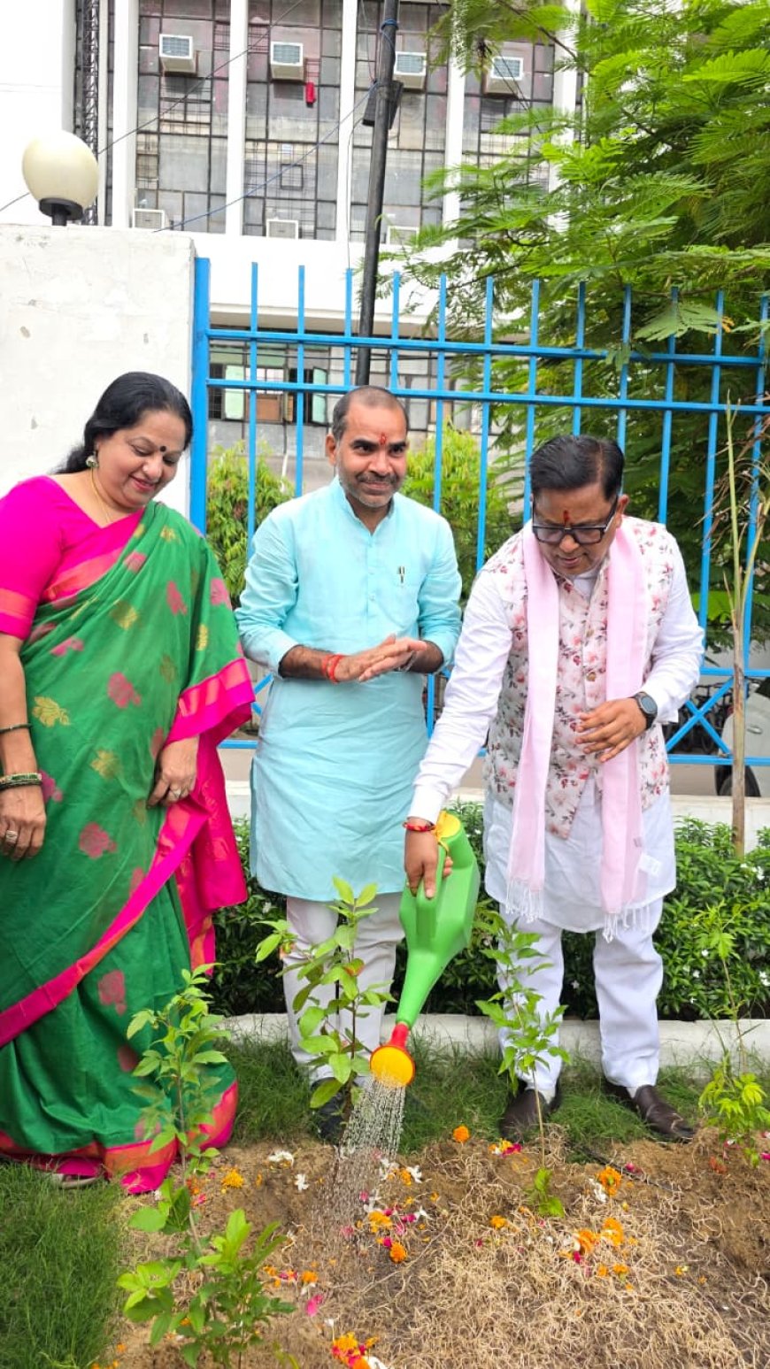 प्रकृति के प्रति अपने दायित्वों  को हम सब निभाएं , सुरक्षित पीढ़ी भविष्य का आधार है - राजीव मिश्रा