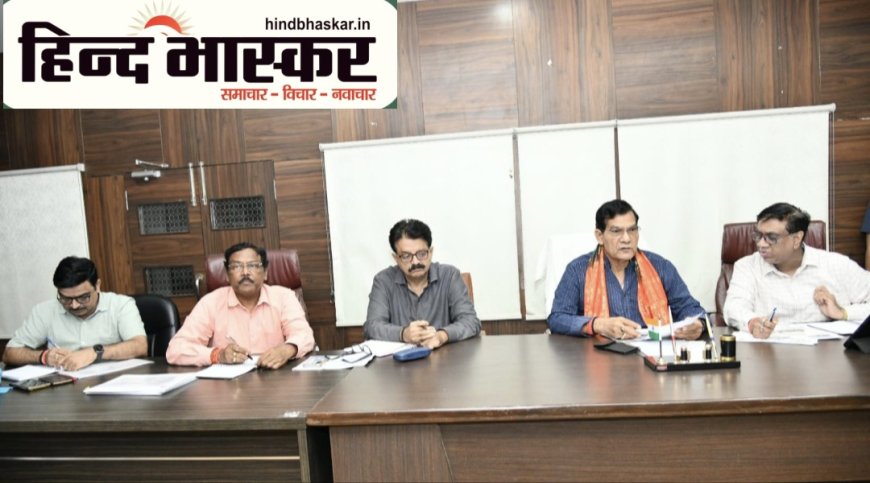 मंत्री ए.के. शर्मा ने वाराणसी में ऊर्जा विभाग की समीक्षा की, काशी में आरएमयू तकनीक से होगी निर्बाध बिजली