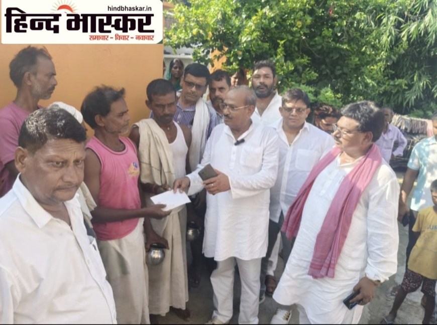 पूर्व मंत्री सुशील टिबड़ेवाल ने सिसवा क्षेत्र के गांवों का किया दौरा, पीड़ित परिवारों से की मुलाकात, जर्जर सड़कों के निर्माण का दिया आश्वासन