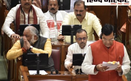 विधानसभा में विपक्ष के हंगामे के बीच भी अडिग रहे मंत्री ए.के. शर्मा, कहा - "रामभक्तों पर गोली चलवाने वालों को सरकार पर आरोप का अधिकार नहीं"