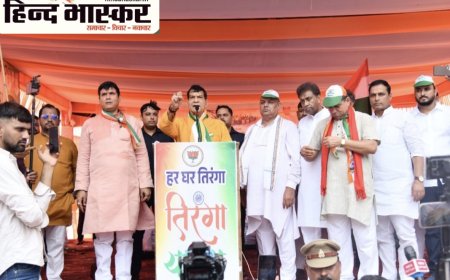 लोनी में मंत्री ए.के. शर्मा और विधायक नंद किशोर गुर्जर ने निकाली भव्य तिरंगा यात्रा, बोले- तिरंगा अब जन-जन की भावना का प्रतीक