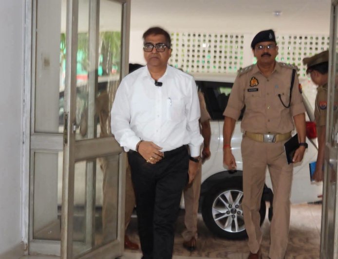 एडीजी रामकुमार ने संभाला गोरखपुर जोन का कार्यभार, कानून-व्यवस्था को और मजबूत बनाने पर रहेगा फोकस