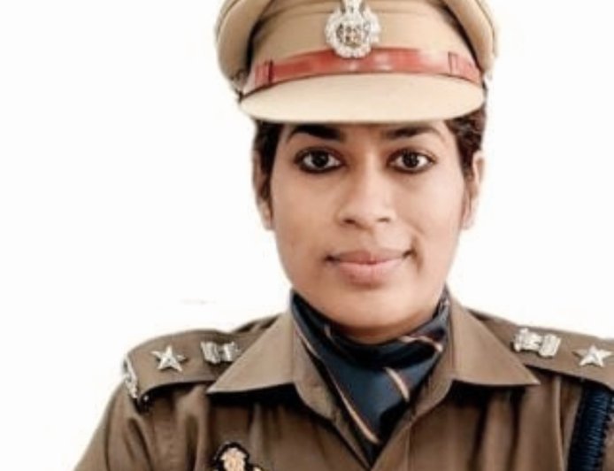 गर्भावस्था के कारण SP पद से हटाए जाने पर IPS चारू निगम का छलका दर्द, बोलीं - मातृत्व कमजोरी नहीं ताकत है