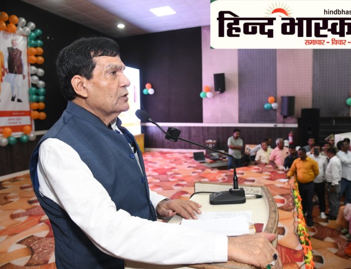 मऊ में मंत्री ए.के. शर्मा ने देखा मातृ शक्ति यात्रा योजना का शुभारंभ, बोले - 81 लाख माताओं को मिलेगी आजीवन फ्री बस यात्रा
