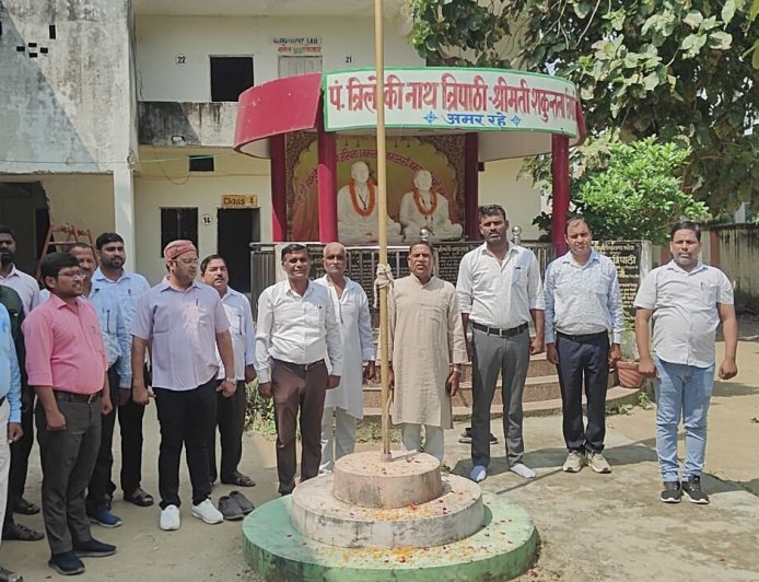 महात्मा गांधी और लाल बहादुर शास्त्री की जयंती पर विद्यालय में हुआ भव्य समारोह